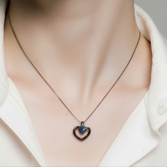 Jewelry - Vintage Minimalist Sterling Heart Necklace And Chain.